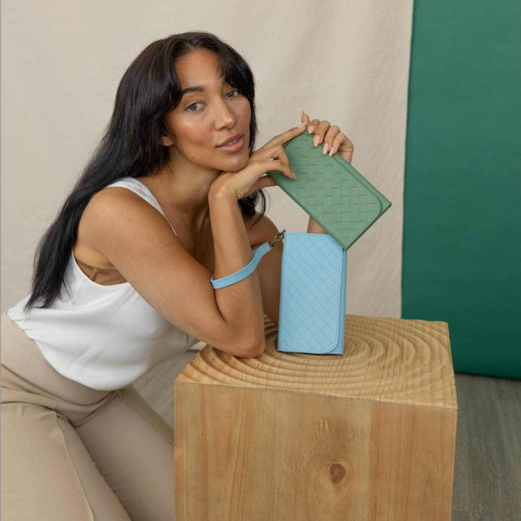 Clutches & Wristlets