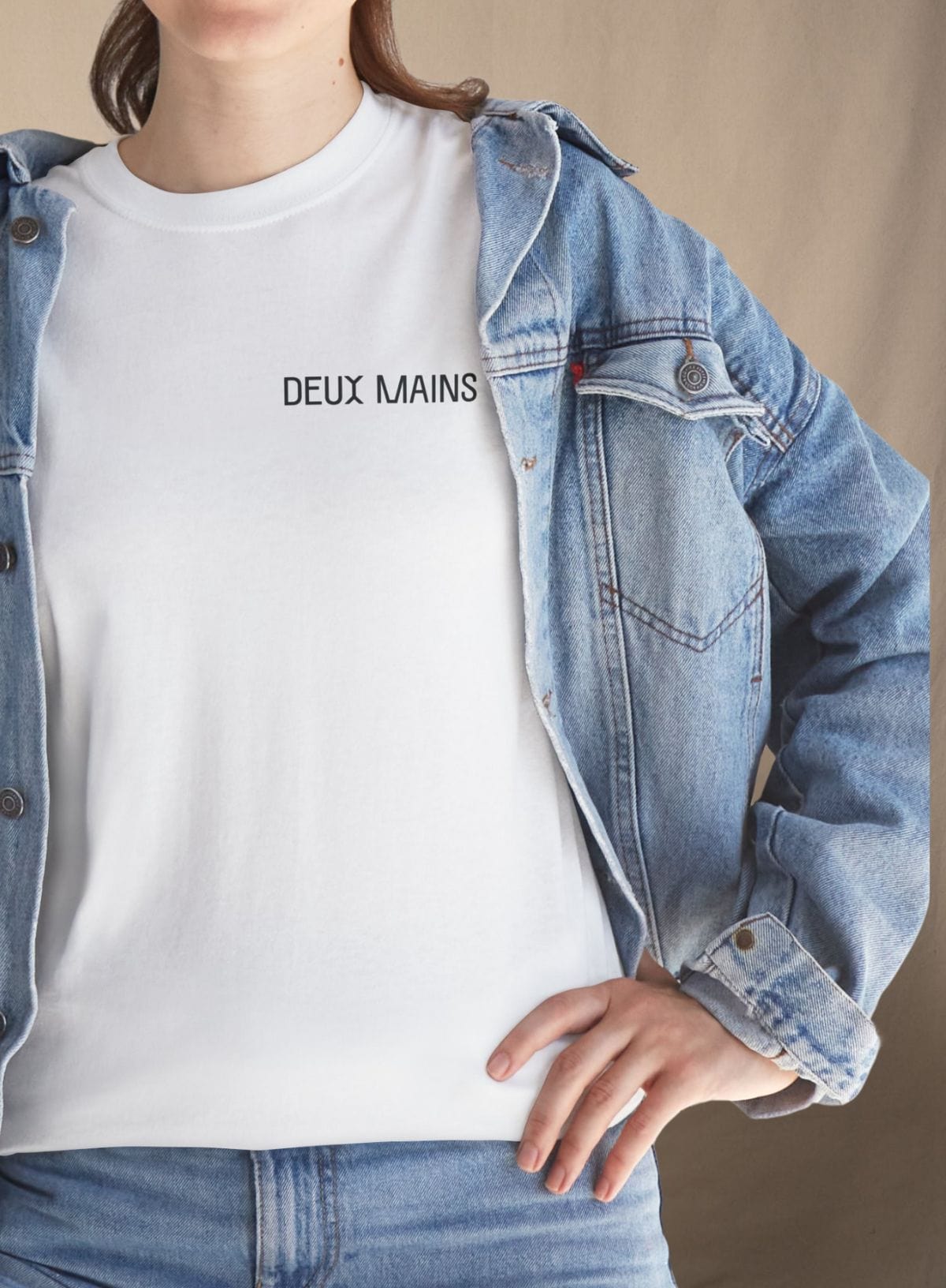 Deux Mains T-shirt on woman with denim jacket