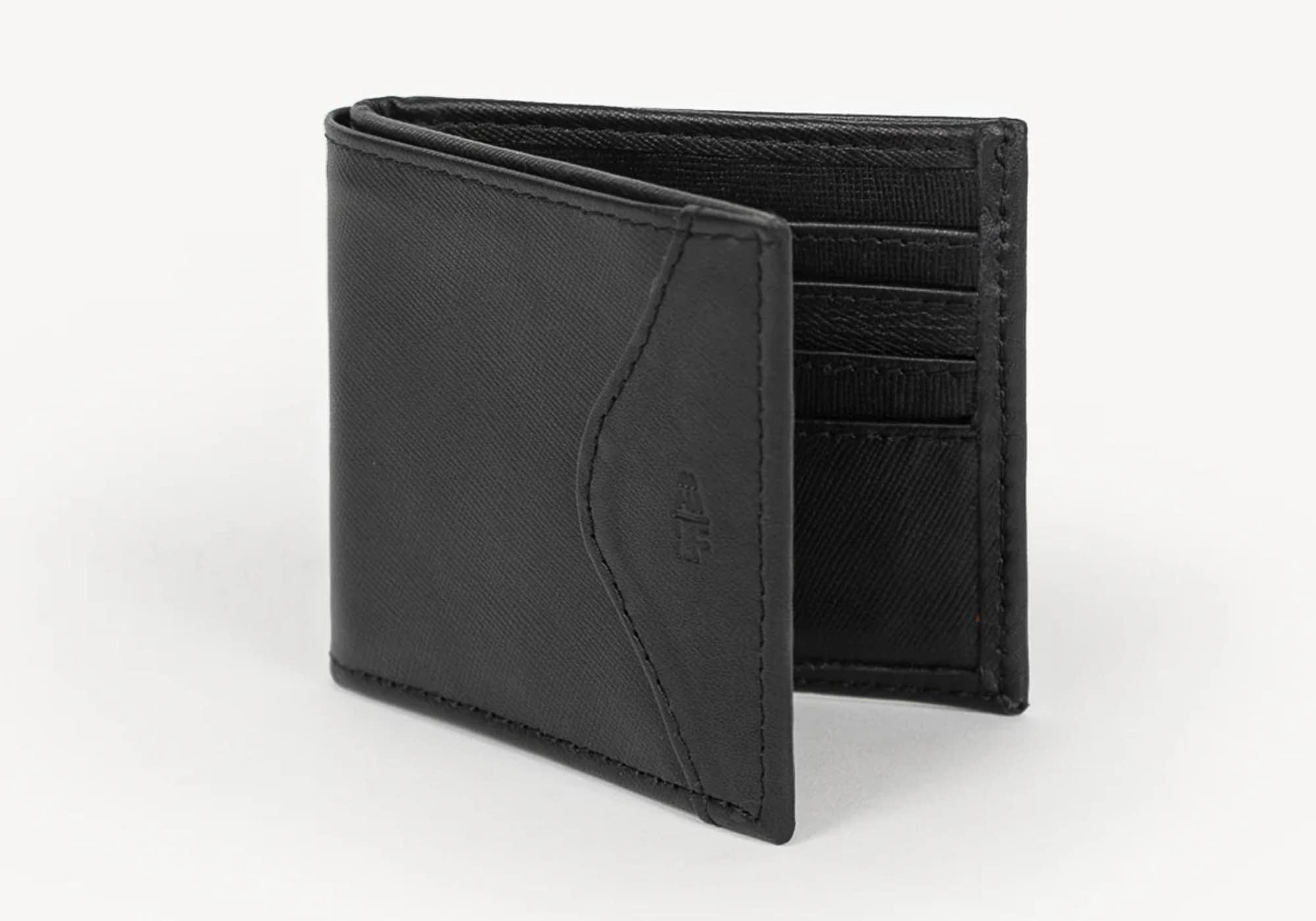 Shotgun wallet for him, black leather, lifestyle shot