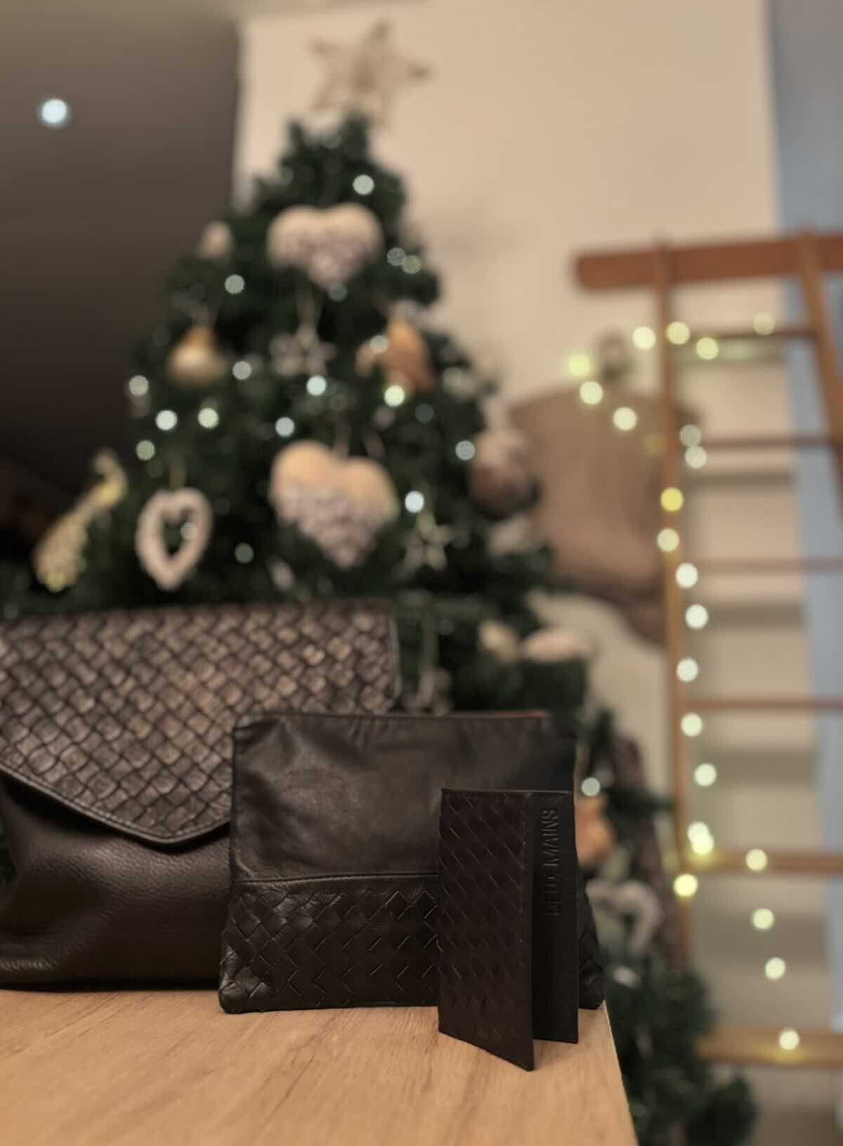 luxury leather gift bundle including a bag and accessories this Black Friday and Cyber Monday.