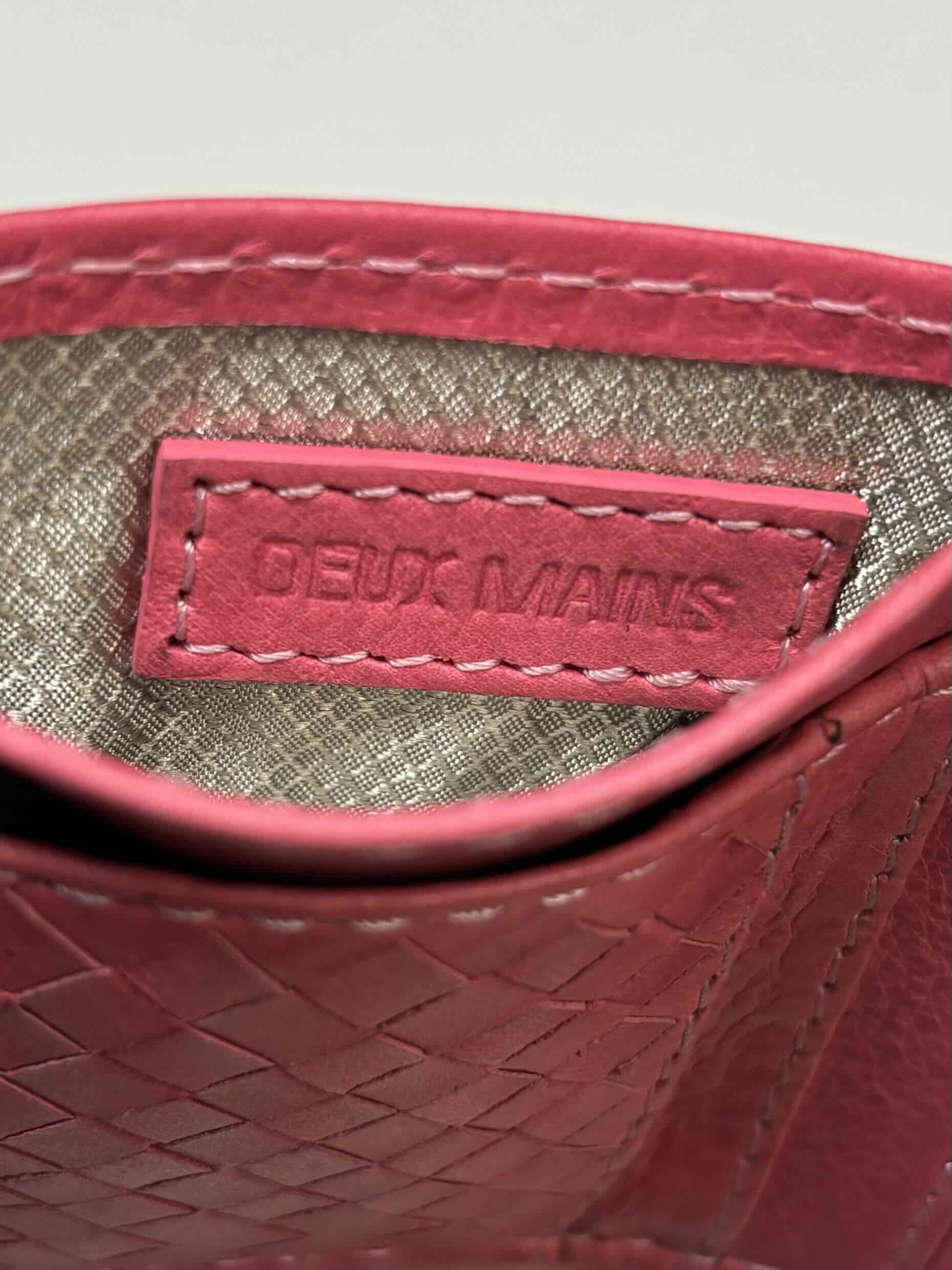 close up of branding in the interior of the slim id in pink from spring and summer collection.